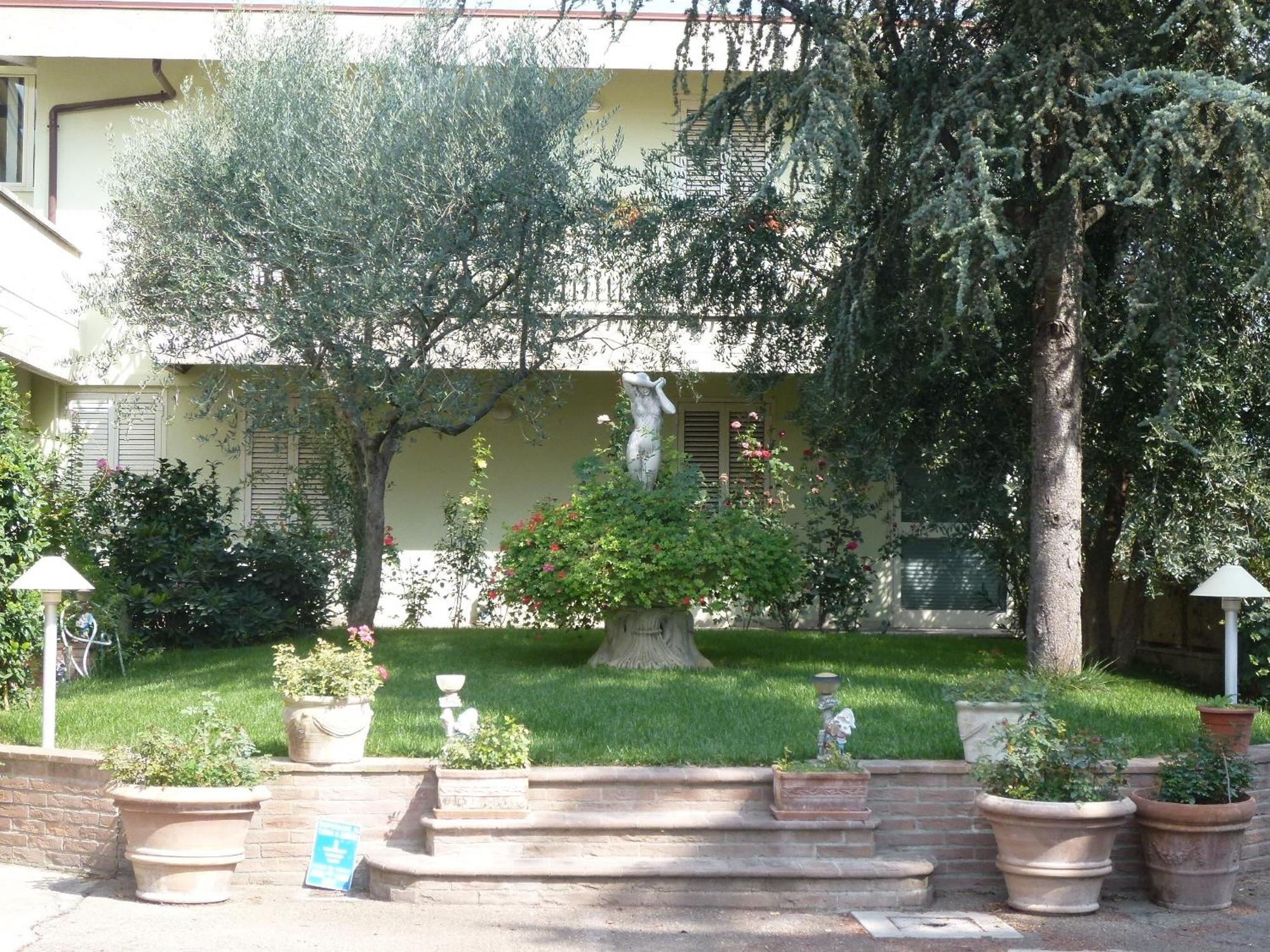 Campiglione Hotel Asís Exterior foto